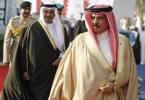 الفساد والعجز في الموازنة والدين العام يعشش في النظام البحريني