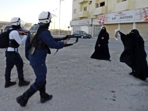 الوفاق توثق 393 انتهاكًا حقوقيًا للنظام البحريني خلال شهرين أبرزها الاعتداء علی الشيخ المقداد