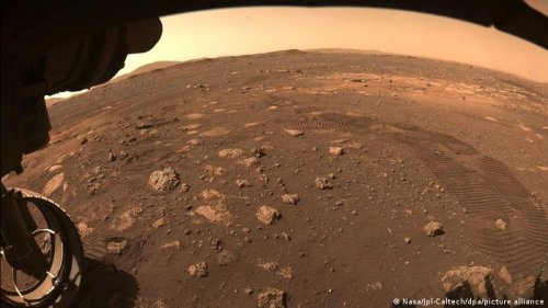 ناسا تجمع عينات من صخور المريخ لتحليلها علی الأرض