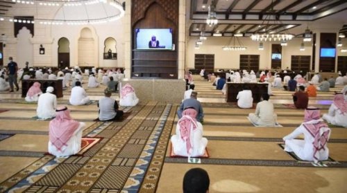 السعودية تمنع بث الصلاة في وسائل الإعلام