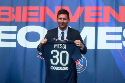 رئيس نادي سان جيرمان الفرنسي يكشف تفاصيل مدوية في عقد انتقال ميسي