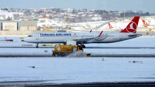 مطار اسطنبول يرجئ استئناف عملياته بسبب الثلوج