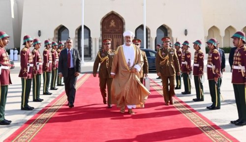 سلطان عمان يقوم بزيارة رسمية للبحرين