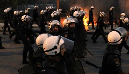 هيومن رايتس ووتش تؤكد في تقريرها لعام 2023 استمرار تفاقم الأزمة الحقوقيّة في البحرين وغياب الحريات السياسية وحرية الرأي والتعبير