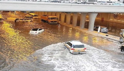 فيضانات غرب الجزائر تؤدي لوقوع قتلی وجرحی
