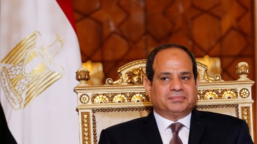 مصر.. تفاصيل قانون صادق عليه السيسي قد يوقف الدراسة ويمنع وسائل النقل