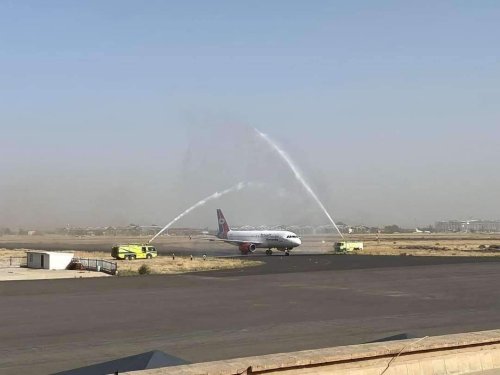 بعد 6 سنوات من التوقف.. إقلاع أول طائرة من مطار صنعاء الدولي