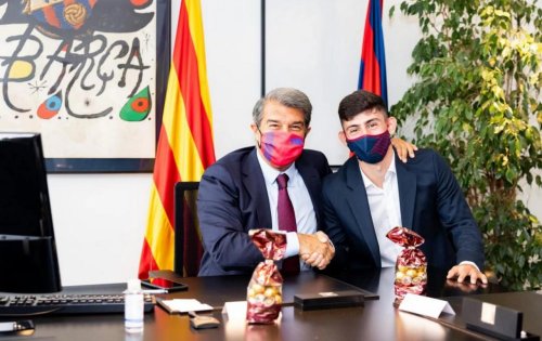 برشلونة يبرم صفقتين جديدتين