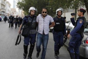 اعتقال علي حاجي السجين السياسي السابق لاعتصامه أمام مبنی الداخلية مُطالِباً برفع حظر السفر