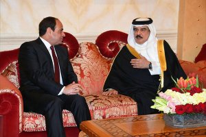 ملك البحرين يعزي الرئيس المصري بوفاة الطنطاوي