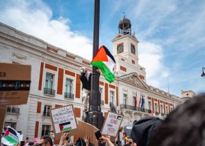 مظاهرات في 100 مدينة وقرية في إسبانيا ضد النظام الصهيوني