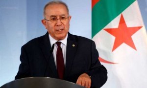 الجزائر تصف تصريحات ماكرون الأخيرة بالإفلاس