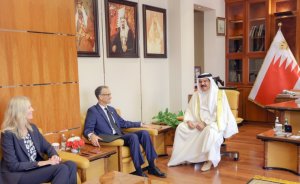 السفير الأمريكي في البحرين يزيل القناع عن وجه آل خليفة المنافق