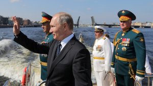 عرض عسكري للأسطول البحري الروسي بمناسبة ذكری تأسيسه