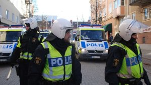اعتقال 5 أشخاص بتهمة الإعداد للانتقام علی إحراق القرآن الكريم في السويد