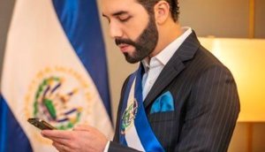 رئيس السلفادور يغير وصفه علی تويتر إلی 