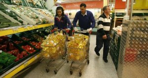 أزمة الغذاء في أوربا| الفرنسيين يتصارعون للحصول علي زيت الطعام في ظل الحرب الروسية الأوكرانية