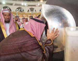 العضو المنفصل في الحرس الملكي السعودي: لم أری محمد بن سلمان يصلي!