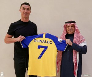 منظمة حقوقية: ضم فريق النصر السعودي للاعب رونالدو خطوة في سياق الغسيل الرياضي